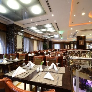 Golden Tulip Al Mektan